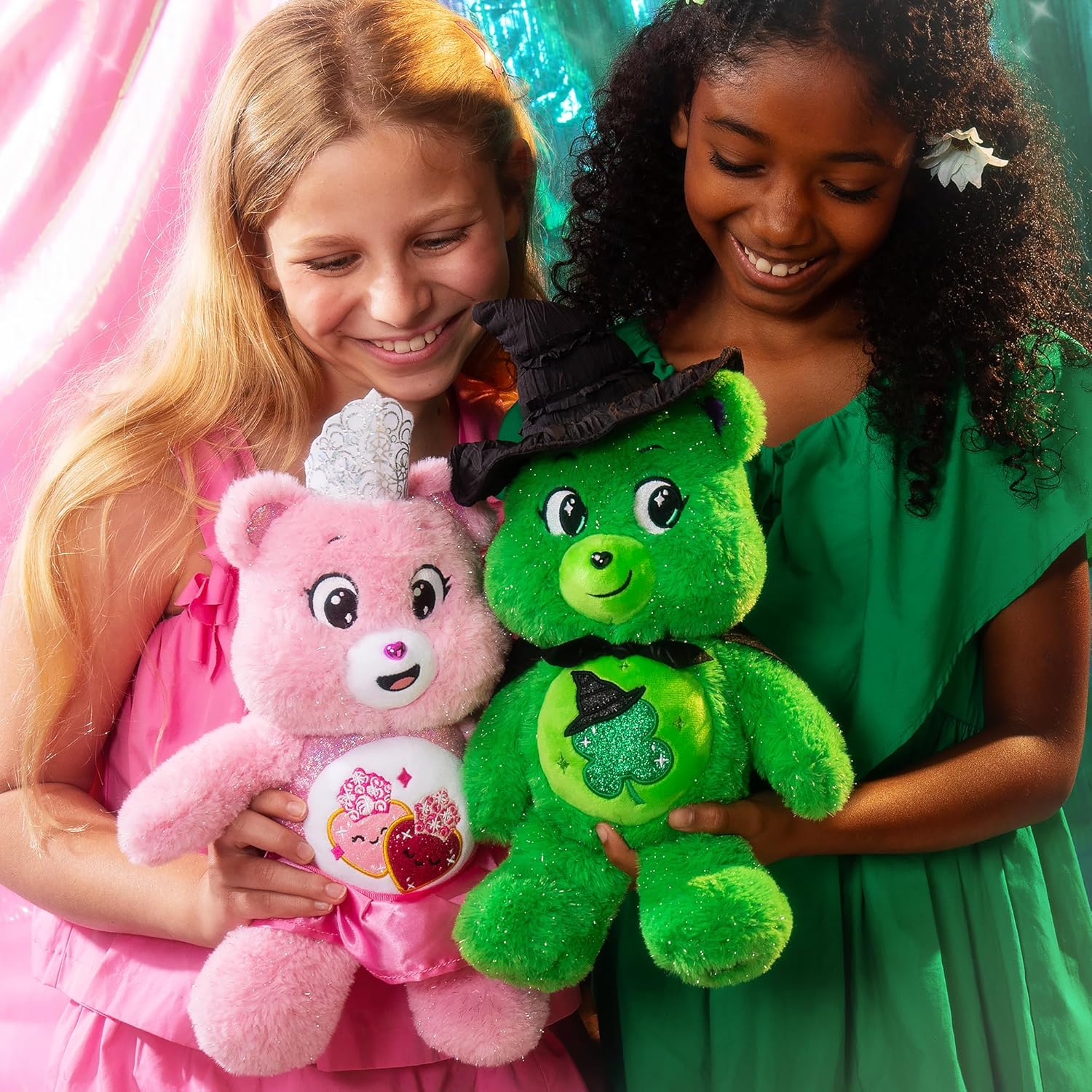 Care Bears - Care Bears x Wicked 2-Pack - Love-a-Lot Bear as Glinda & Good Luck Bear as Elphaba - Image 4