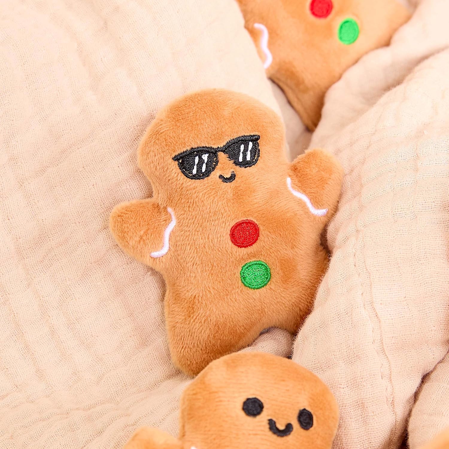 Emotional Support Gingerbread by Relatable, Christmas Stuffed Animals, Great Gingerbread Man Gifts, Funny Gifts or Cute Christmas Decor, Includes 5 Gingerbread Plushies with Carrying Basket - Image 4